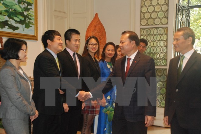 Вице-премьер Ву Ван Нинь посетил посольство Вьетнама в Бельгии - ảnh 1